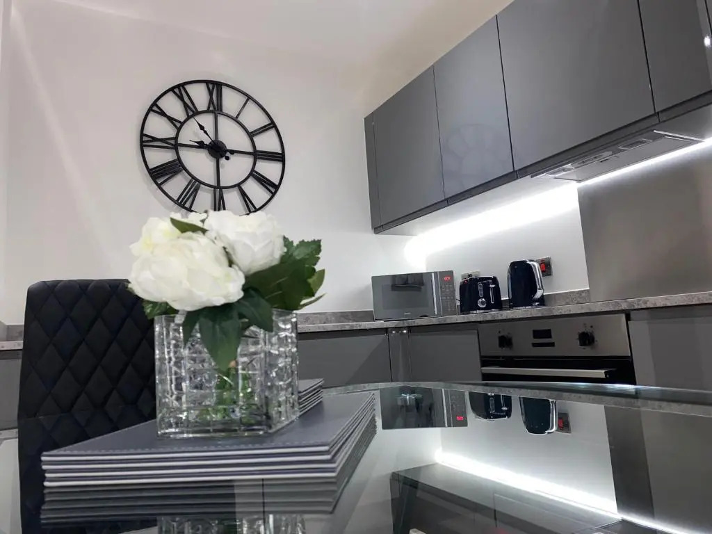 Roomotel - Broadoaks Apartments
