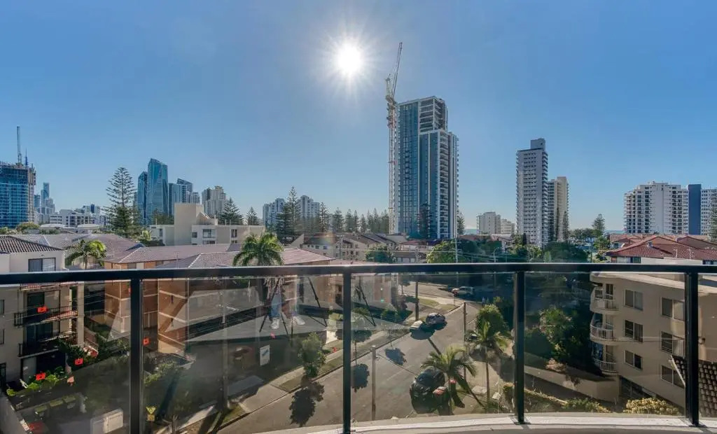 Encore Broadbeach - Official