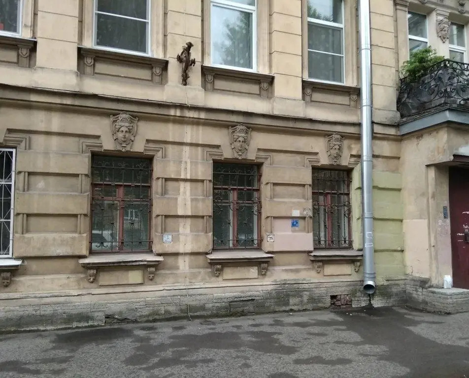 Apartamentyi Krasnoselskaya 12