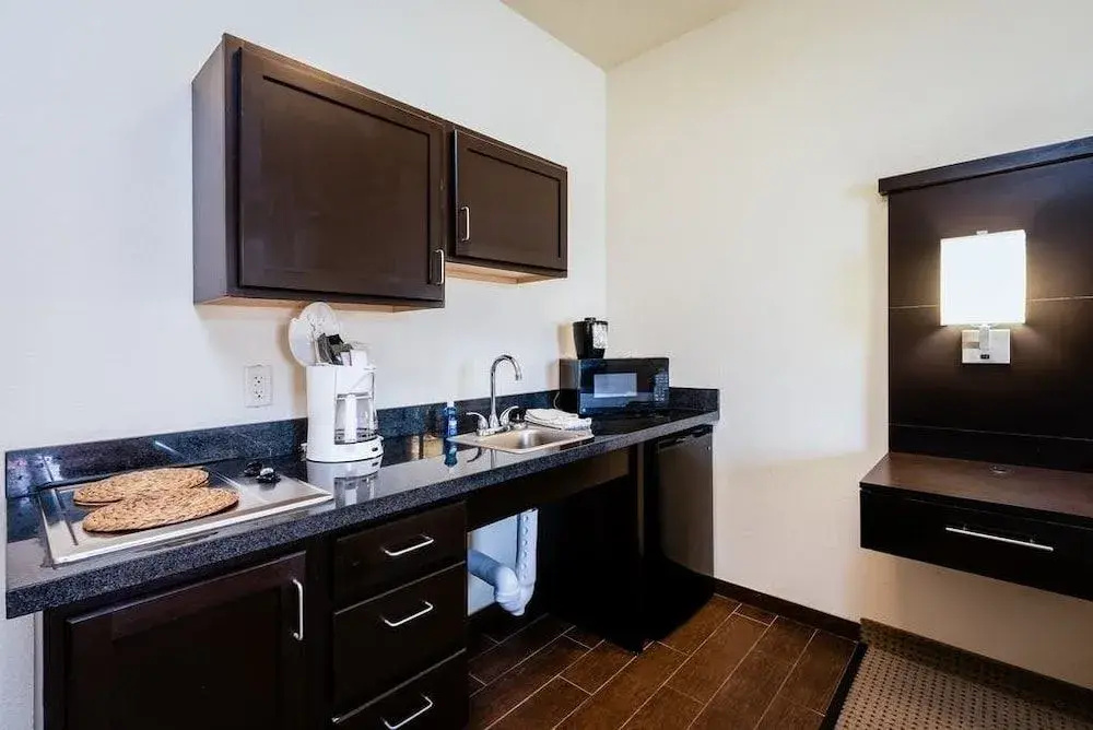 Black Gold Suites Stanley