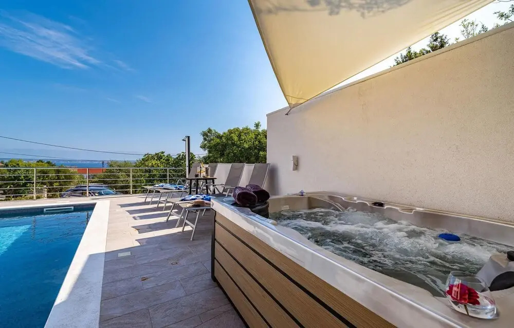 Nice Apartment in Lukoran With 1 Bedrooms, Wifi and Outdoor Swimming Pool