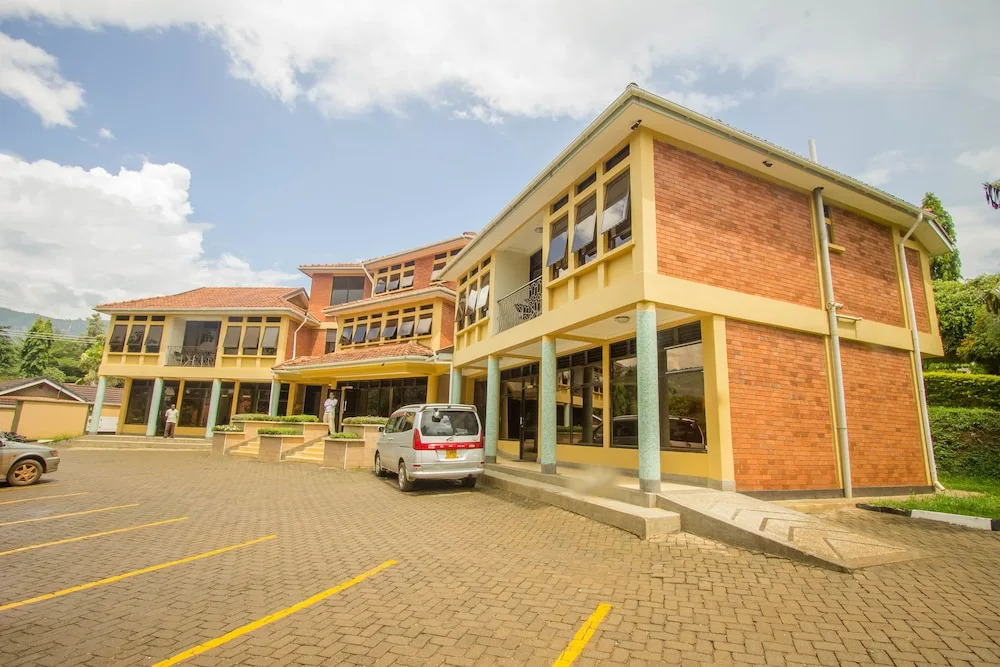 Crown Suites Hotel