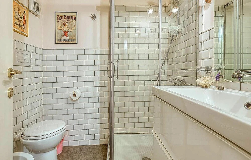 Amazing Apartment in Roma With Wifi and 2 Bedrooms
