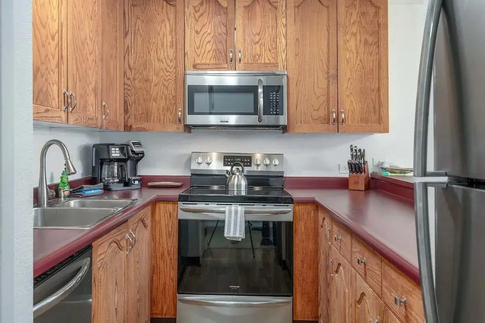 Kamaole Sands 3-308, Premier Location, Renovated, Large Lanai, Wi-fi, Split AC!