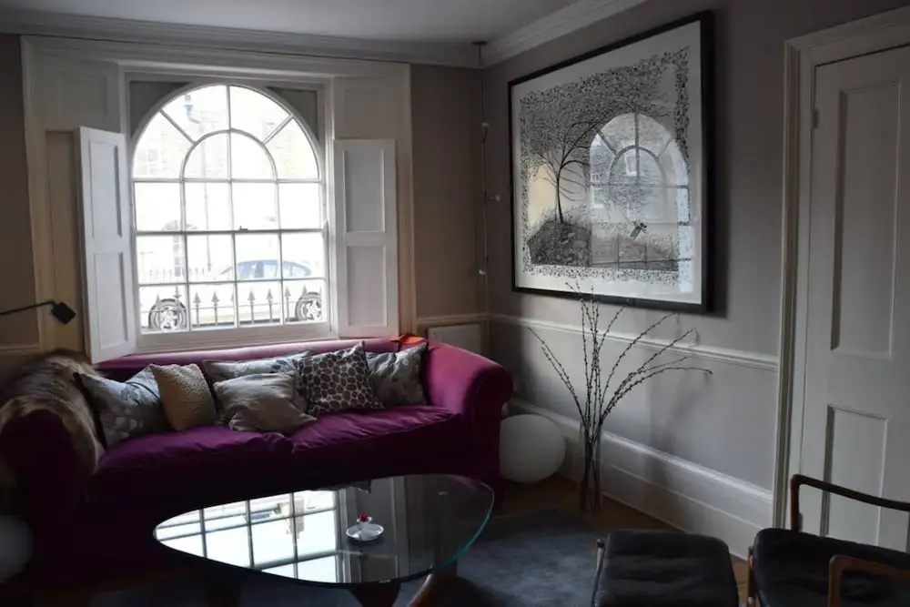 2 Bedroom House in the Heart of Angel