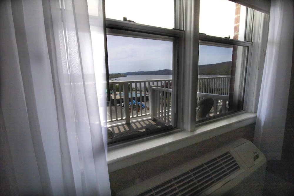 Inn on the Hudson