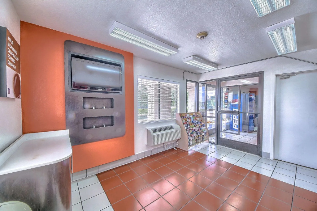 Motel 6-San Antonio, TX - Fiesta Trails