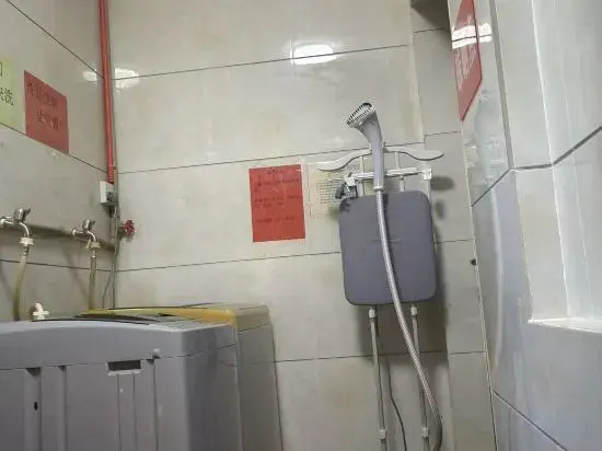 Wanzhihai Hotel (Anji Wanda Plaza Chuangye Road Subway Station)