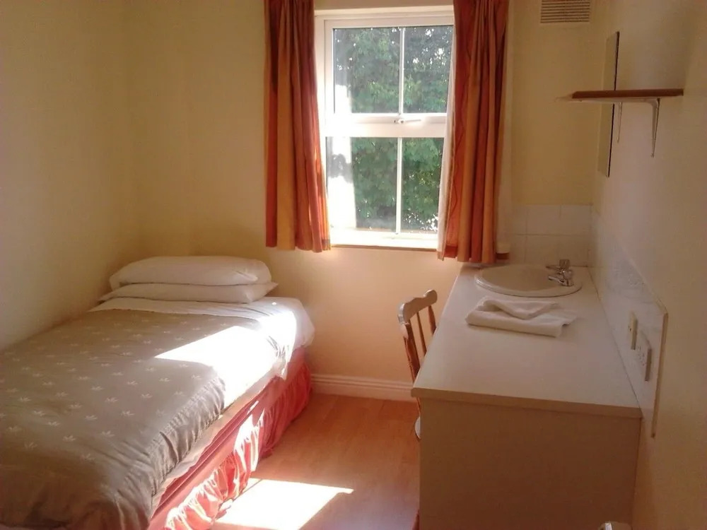 Courtbrack Accommodation - Hostel