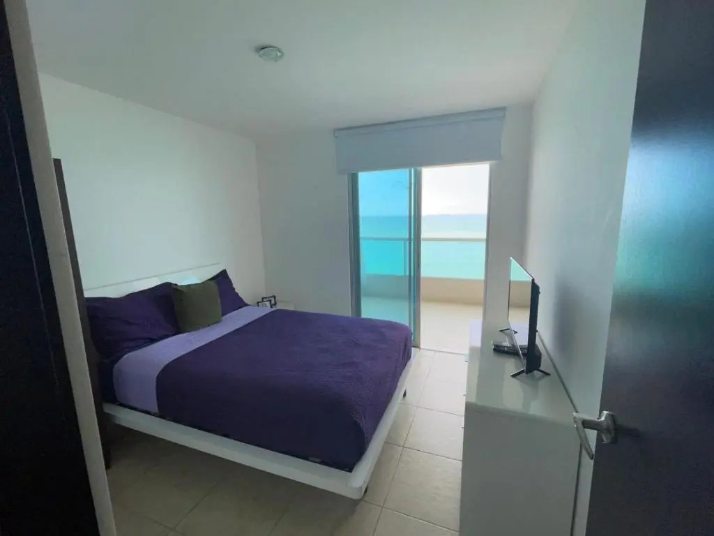 Departamento al pie del mar con hermosa vista / Torre Oceánica