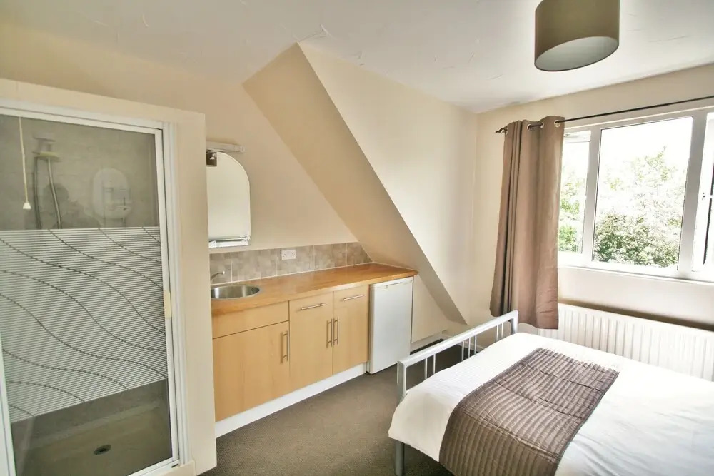 Central Studios Hatherley by Roomsbooked
