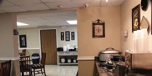 Rodeway Inn & Suites