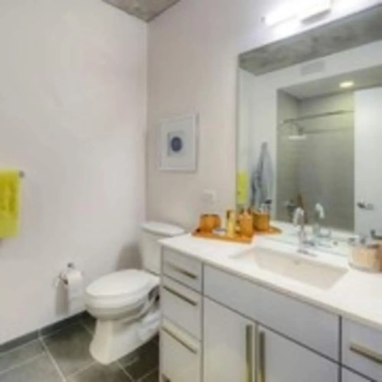Beautiful 2 Bedrooms 2 Bathrooms Chicago Wells Ohio Apartment 4 Guests