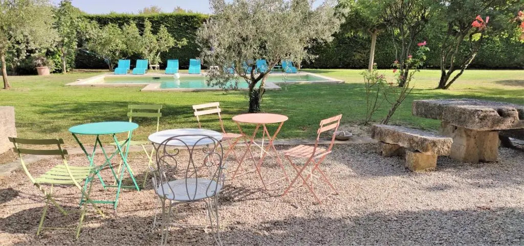 Très beau Mas Provençal avec Piscine Privée Chauffée située aux Vignères, en campagne proche de l'Isle sur La Sorgue au cœur du Luberon, 10 personnes, LS2-259 Alemando