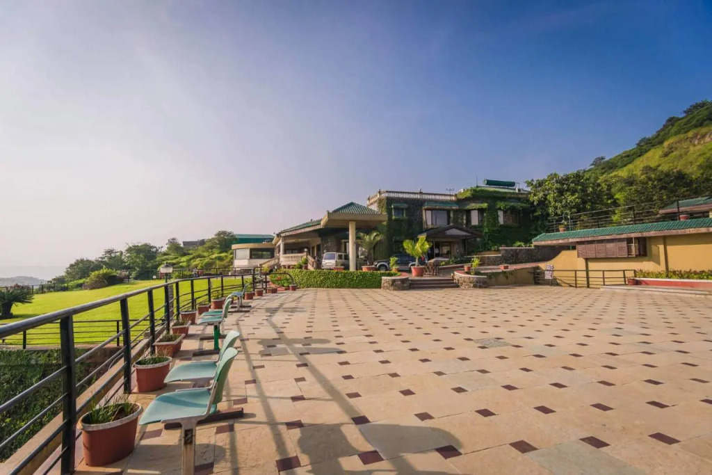 Upper Deck Resort - Highest Peak, Lonavala