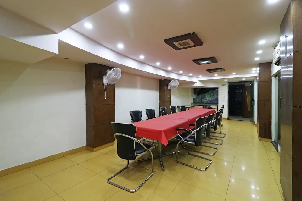 OYO 10848 Hotel Geeson