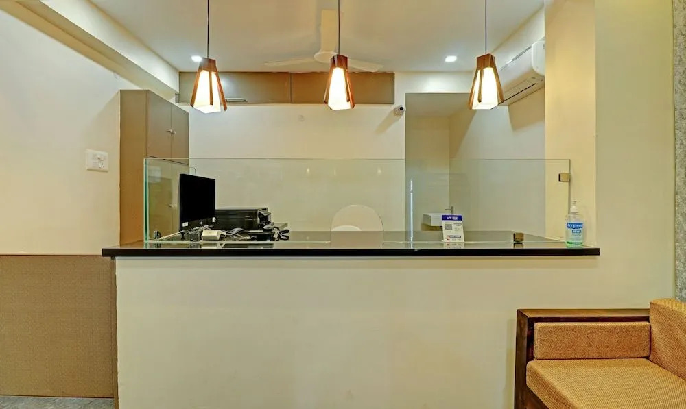 Townhouse The 36 Inn Madhuravada Bus Stop