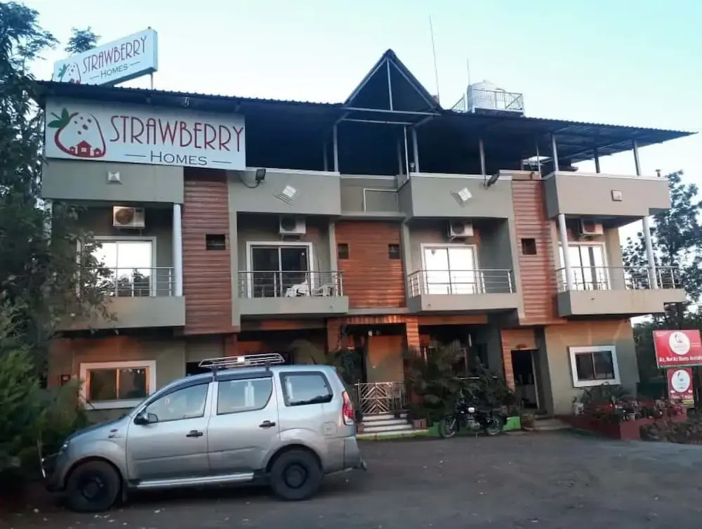 OYO 10236 Strawberry Homes