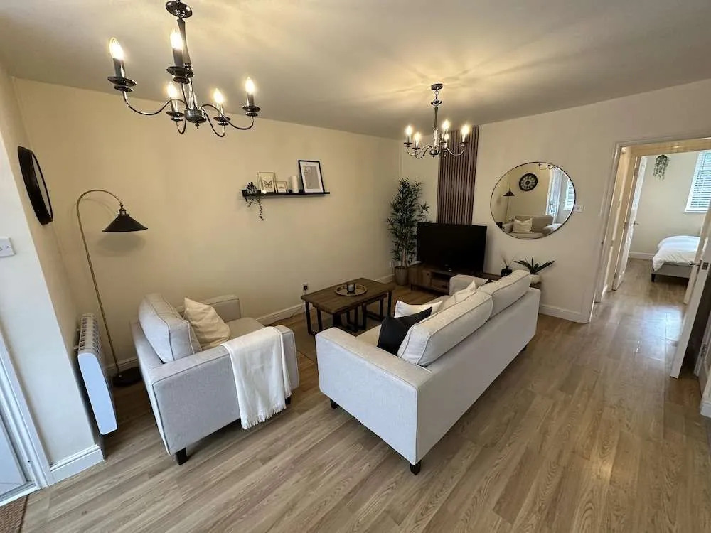 Charming 2-bed Apartment in Danbury, Essex