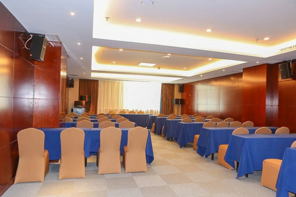 Zhongji Garland Hotel