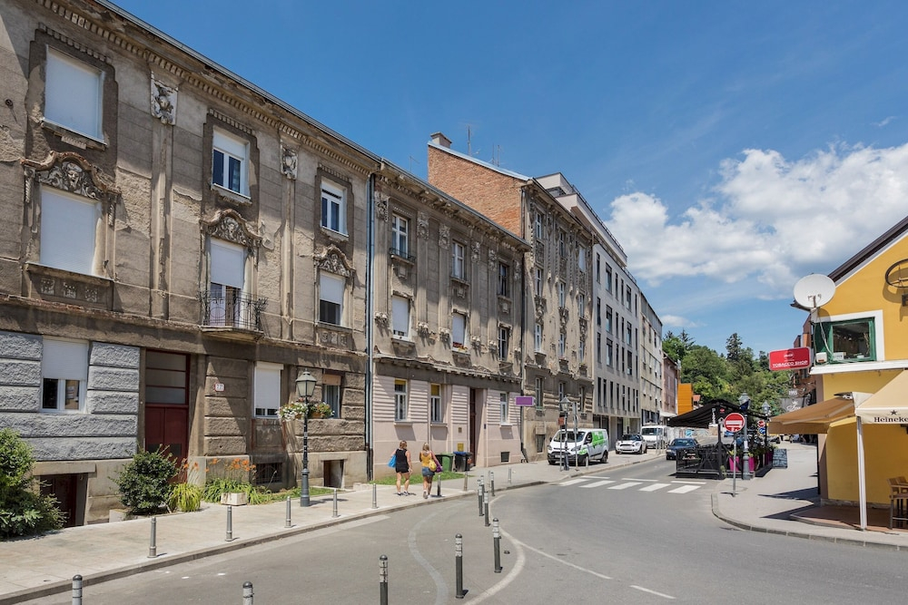 Spacious 2bdr Apartment on Tkalciceva Street