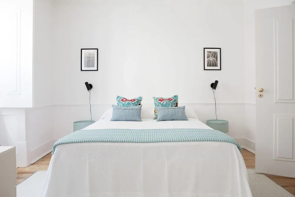 Renovated Charming Apartment with Terrace in Lapa