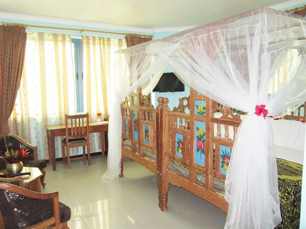 Hifadhi Hotel