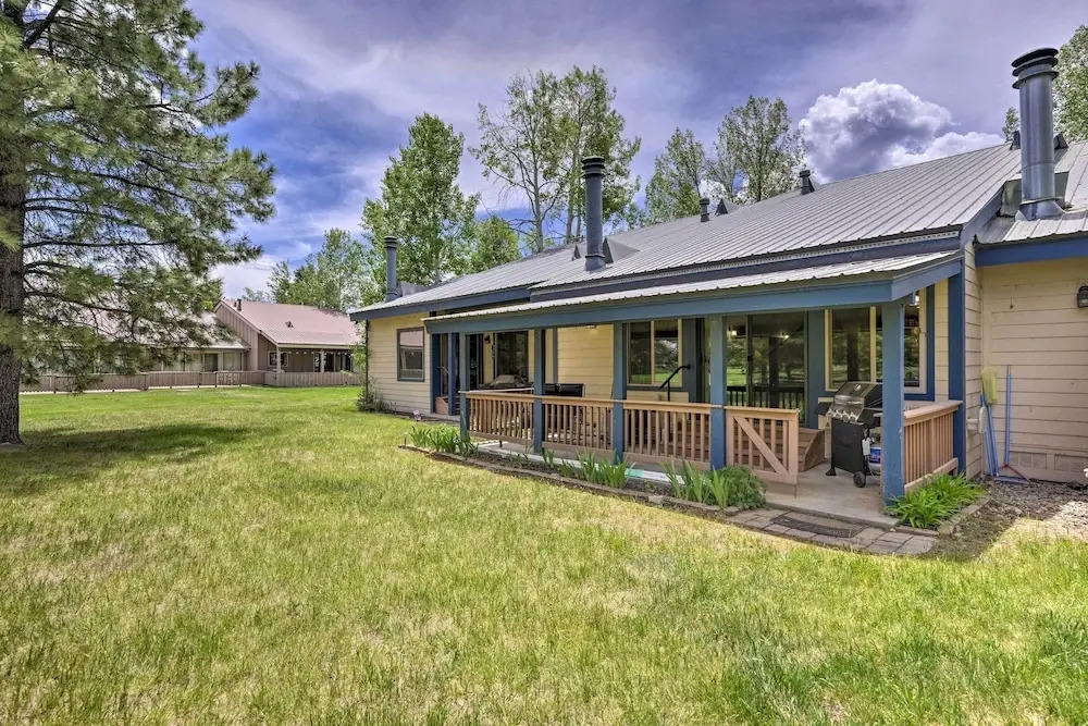 Pagosa Springs Townhome ~ 4 Miles to Hot Springs!
