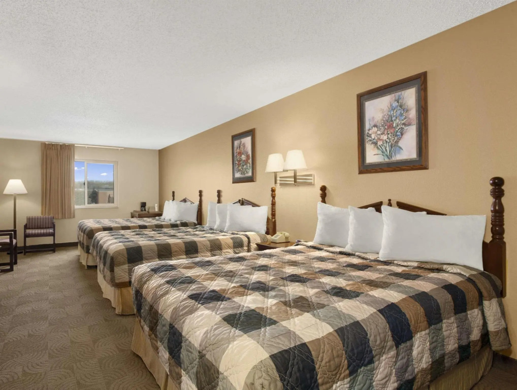 Days Inn by Wyndham Sheridan