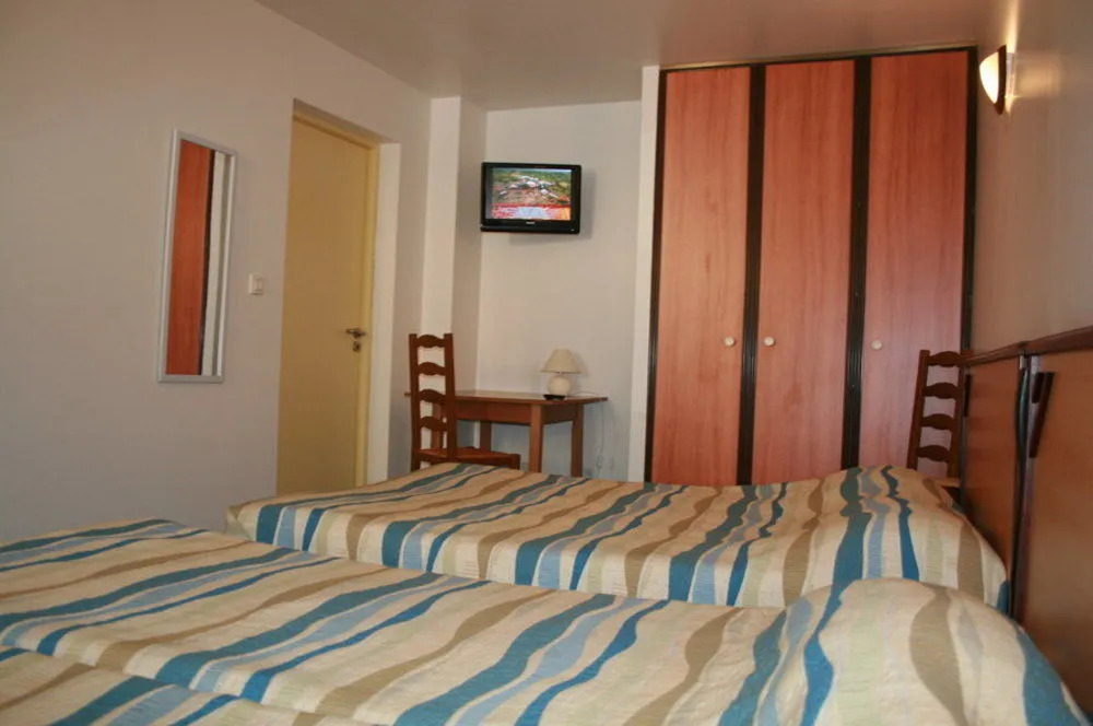 Lhostellerie Des Lacs