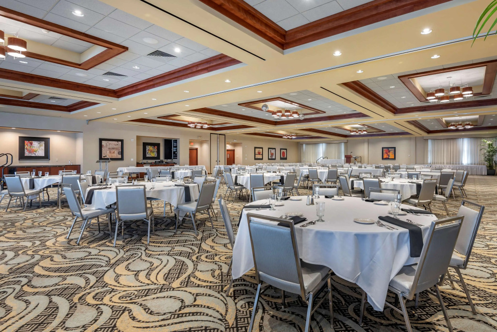 Best Western Plus Oswego Hotel and Conference Center