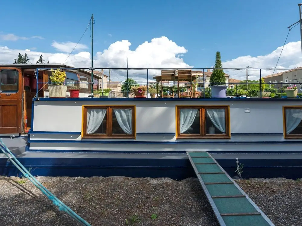 Comfortable House Boat in Homps with Roof Terrace