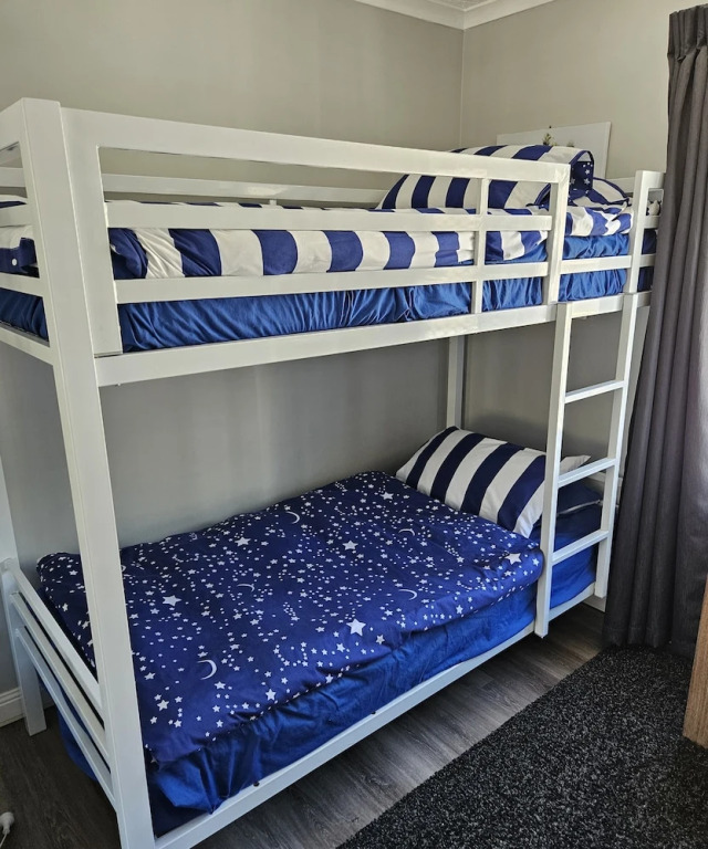 3 Bedroom Surfers Paradise Apartment