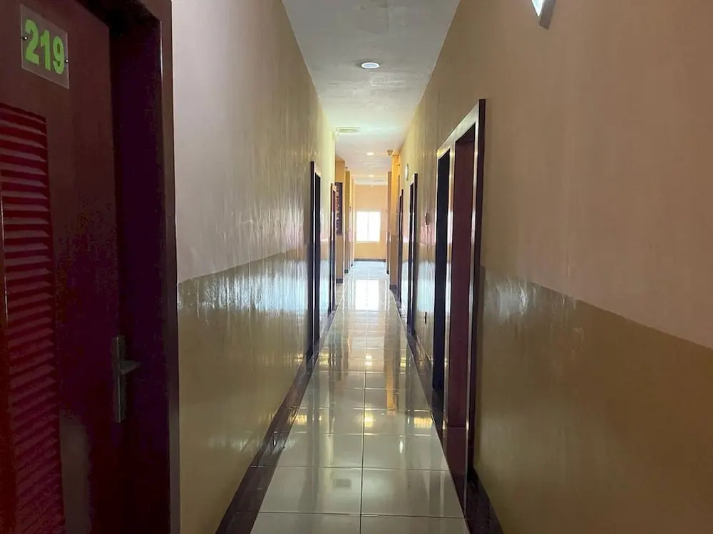 Capital O 93285 Residence Hotel Syariah