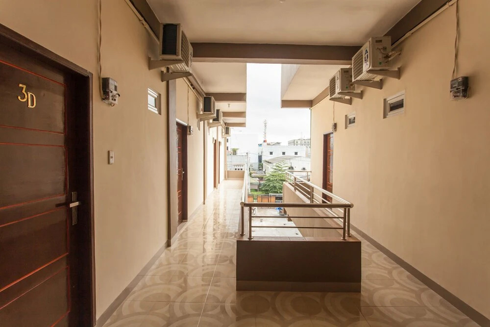 Dinda Residence by OYO Rooms