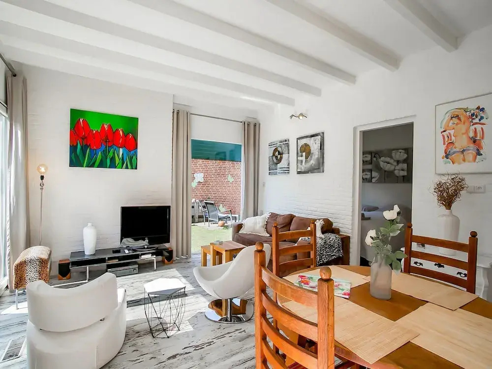Bungalow in Noordwijk near Beaches