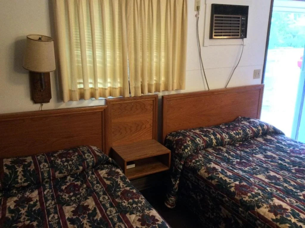 Burr Oak Motel