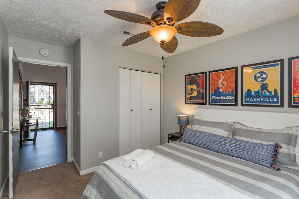 Looby Location- Charming 3br Home 10 min to Downtown!