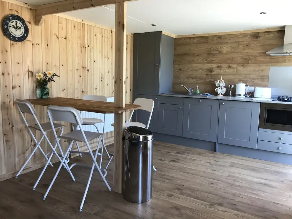 Orchard Glamping - Apartment Pod - Blossom