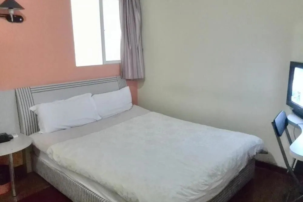 Yingjia Business Hotel