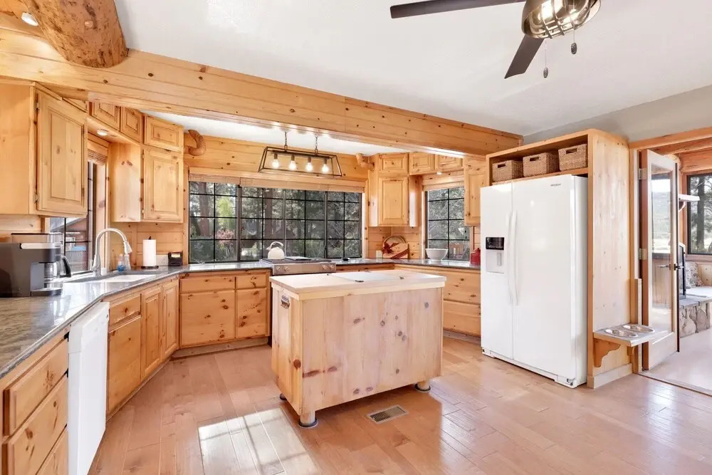 2142-the Alps Lodge 3 Bedroom Home by RedAwning