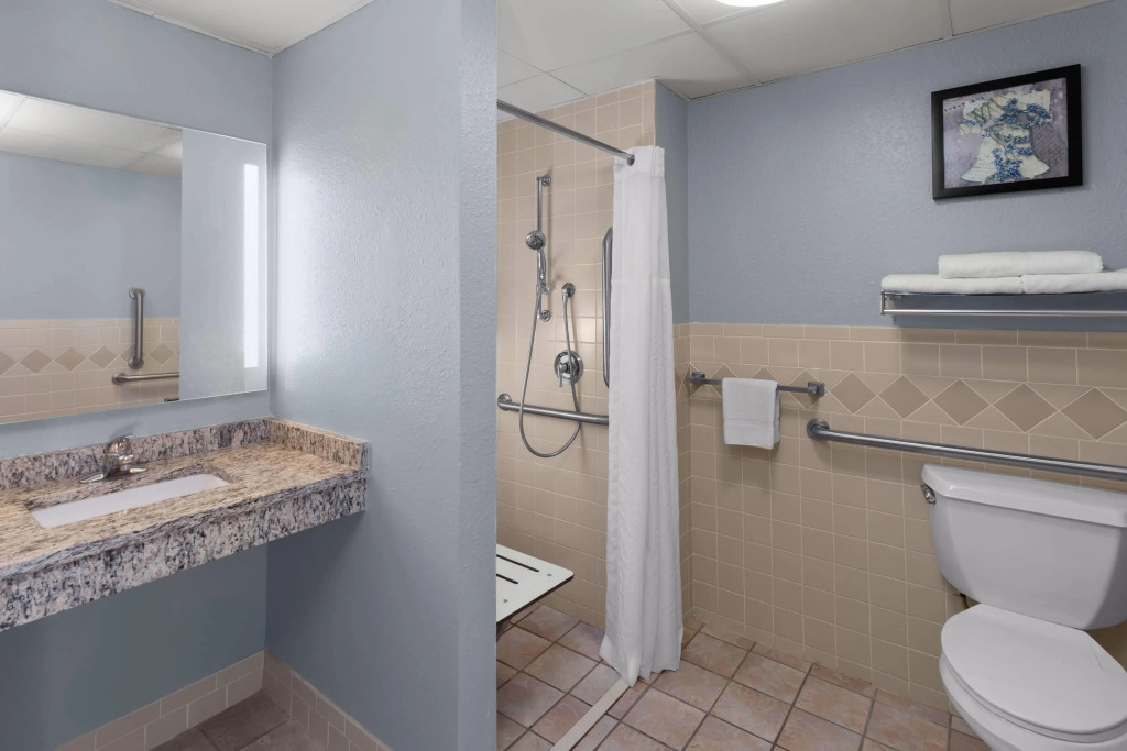 AmericInn by Wyndham Austin