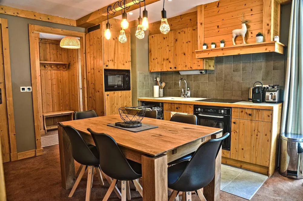 Apartment With 2 Bedrooms in Les Deux Alpes, With Wonderful Mountain View, Terrace and Wifi - 50 m From the Slopes