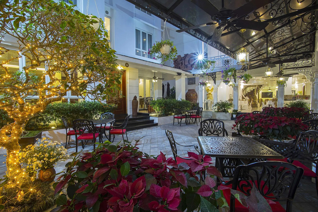 M Village Hotel Long Bien