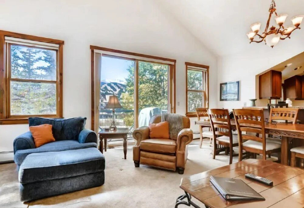 3 Bedroom Mountain Vacation Rental on Historic Downtown Main Street Within Walking Distance to Peak 9 Gondola