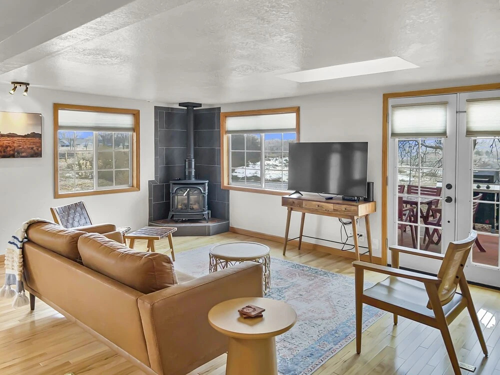 Casita Overlooking Horizon 2 Bedroom Home