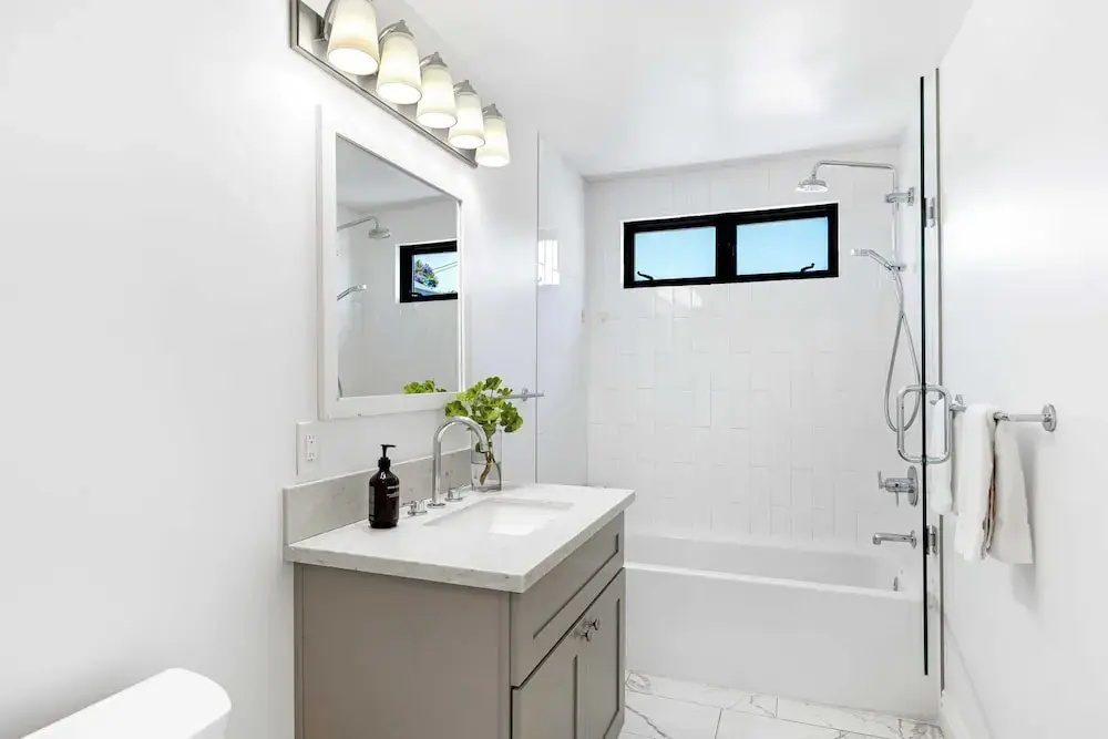 6bdr Modern Oasis w/ Game Room, Outdoor Living & Views! Edendale by Avantstay