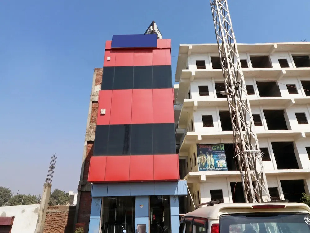 OYO 11572 Hotel Radha Regent