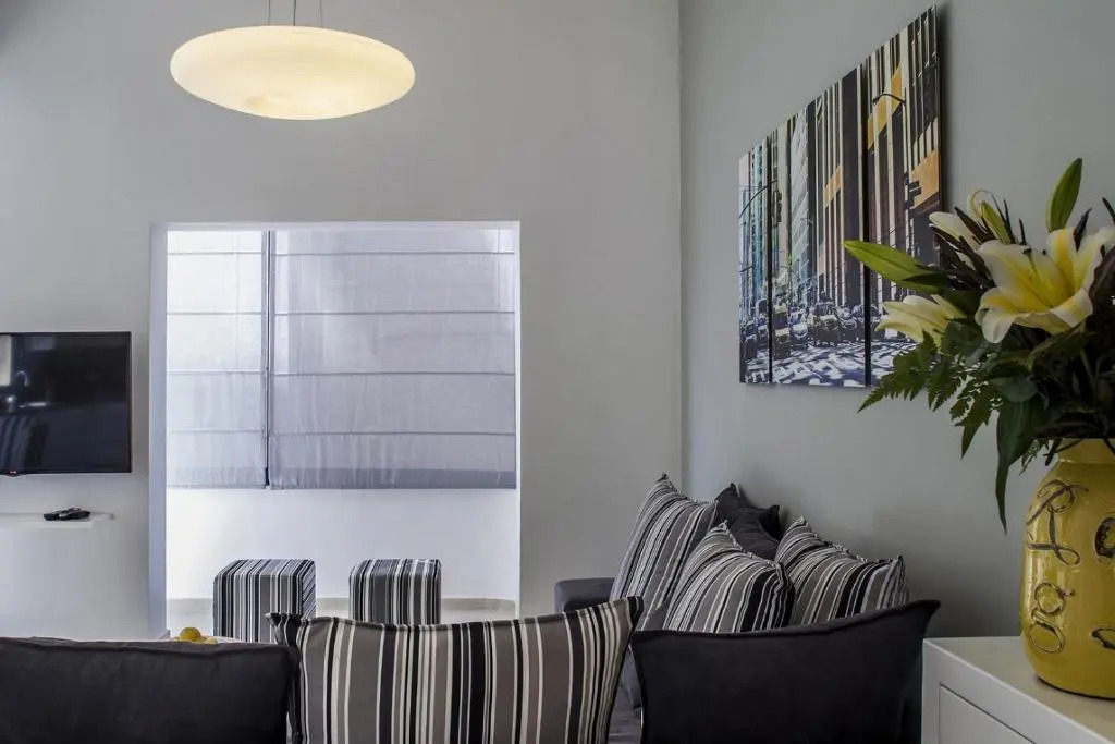 Brilliant 3BR in Shalom Aleichem 27 by HolyGuest