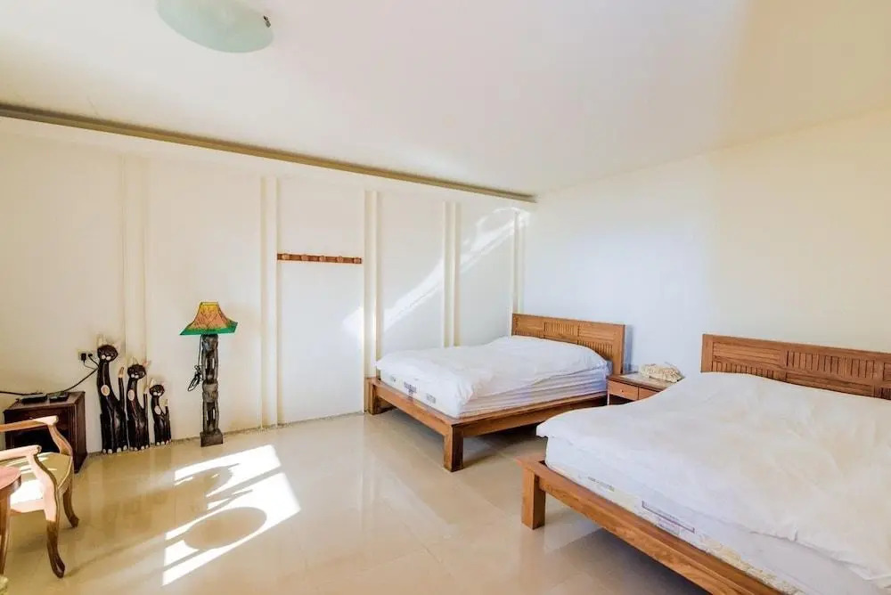 Whales Mountain & Seaview Resort